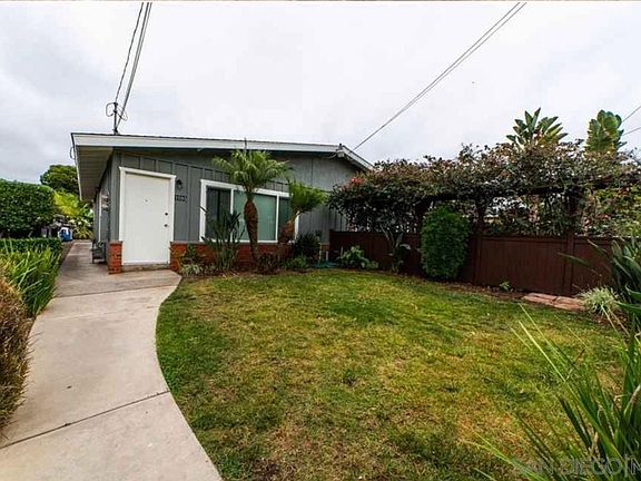 Gated front yard entry way