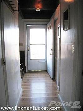 Entrance & hallway