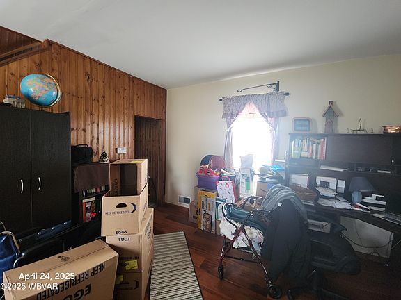 3rd image of 1115 Thompson St