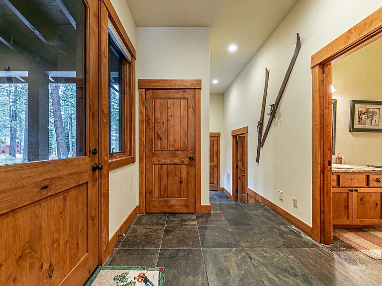 11172 Comstock Dr — Photo 26