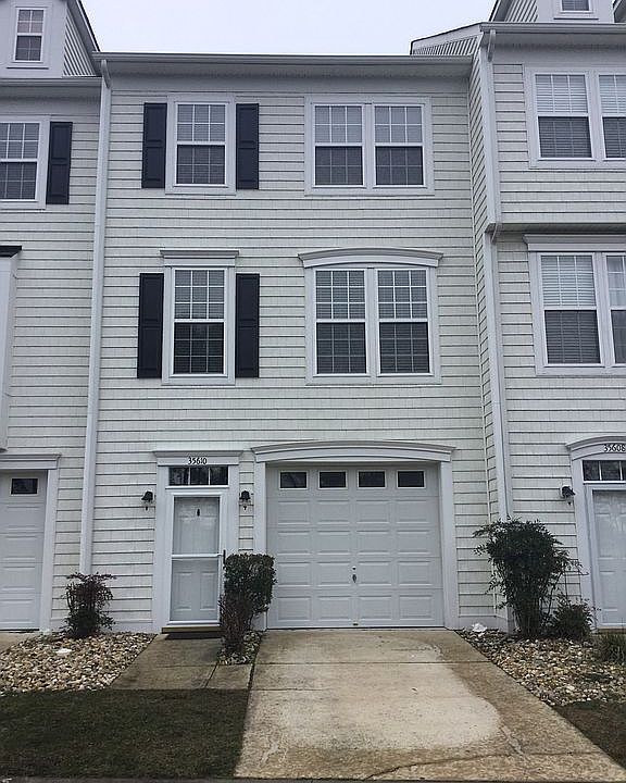 1st image of 35610 N Gloucester Cir