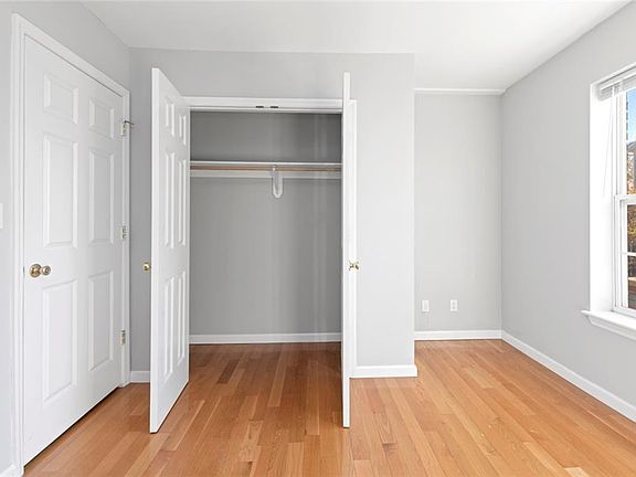 4th image of 50 Patricia Ln #303