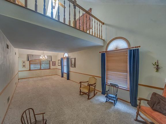 4th image of 420 N Jackson St
