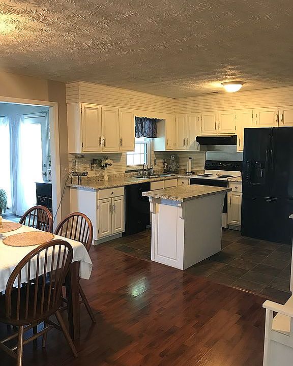1st image of 45 Hitchcock Dr