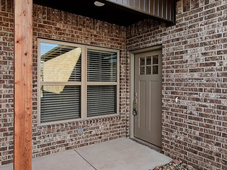 361 Turnberry Ct — Photo 18