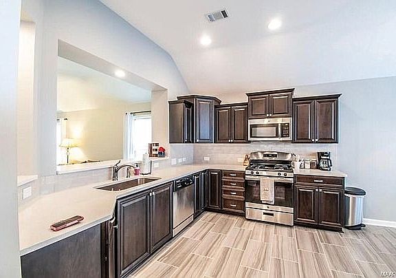2nd image of 9144 White Poplar Cir