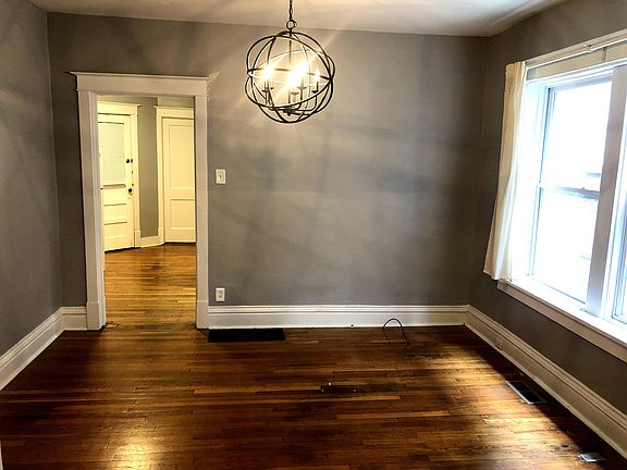 2nd image of 4524 Cleveland Ave #1F