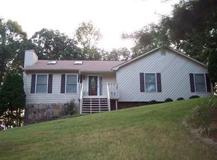 404 Vivian Way, Woodstock, GA 30188