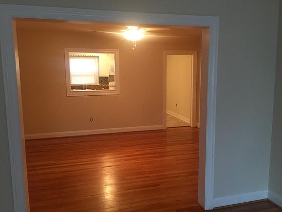 5th image of 311 Farm Ln #D