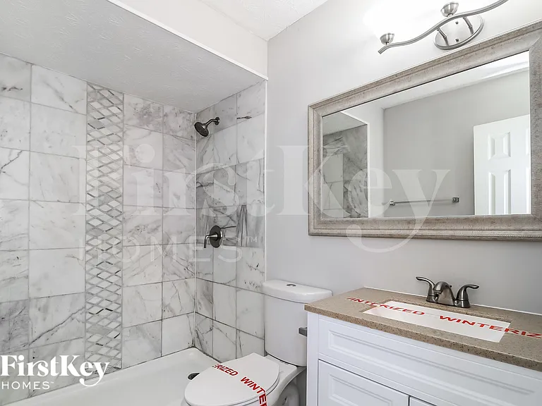405 Sheringham Ct — Photo 16