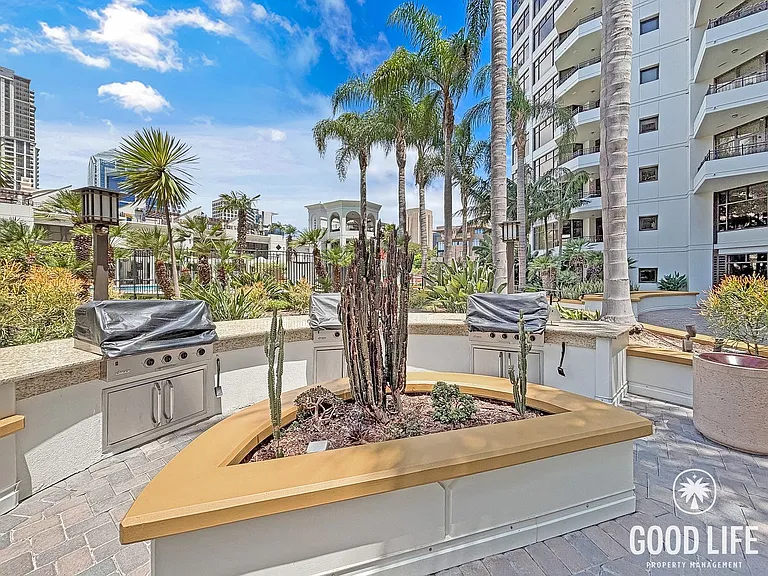 700 W Harbor Dr W #1306 — Photo 27