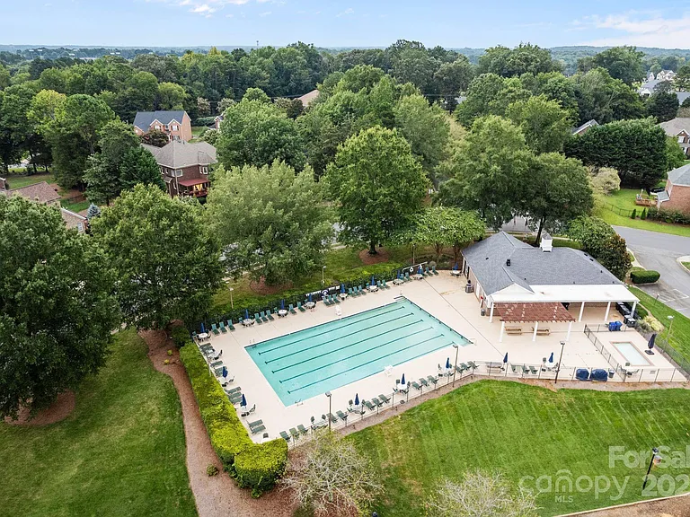 14544 Maclauren Ln — Photo 14