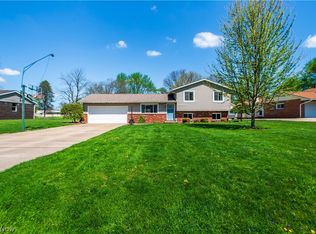 2375 Yorktown St NW, Uniontown, OH 44685