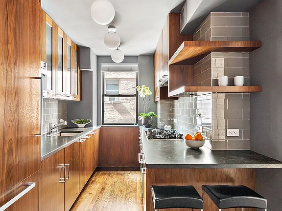 4th image of 320 E 57th St APT 8C