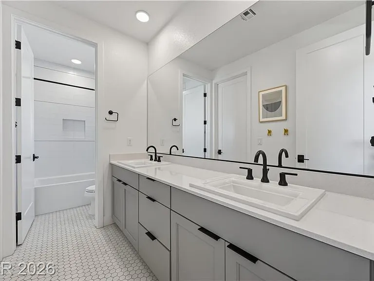 12637 Penfield Ave — Photo 30