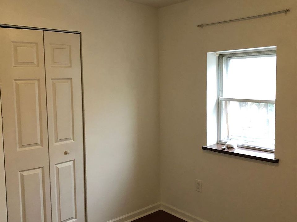 smaller bedroom