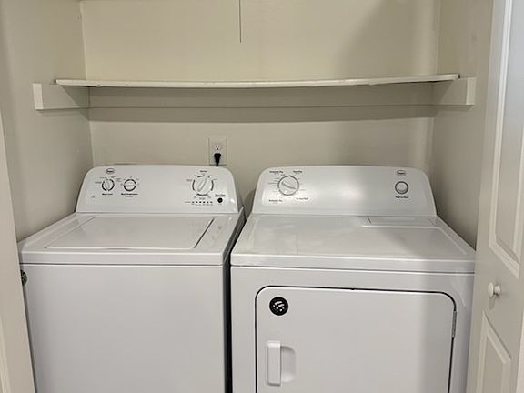 5th image of 10126 Arrowhead Dr #4