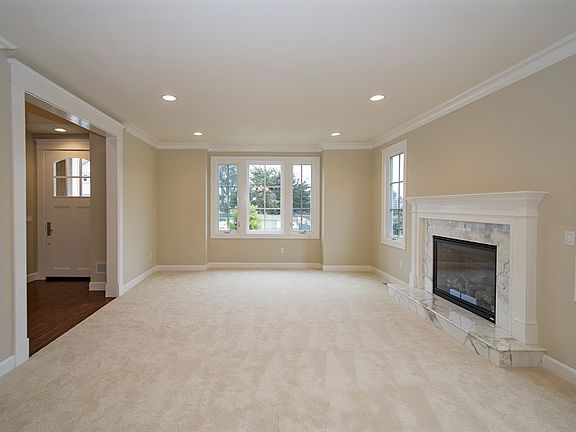 5th image of 112 Carnoustie Dr