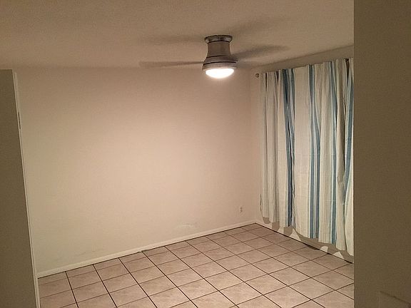 3rd image of 2101 W Greenbriar Dr