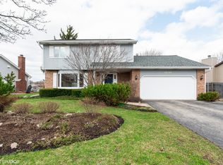 2228 High Point Dr, Lindenhurst, IL 60046