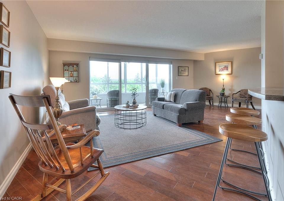 1st image of 250 Glenridge Dr #606