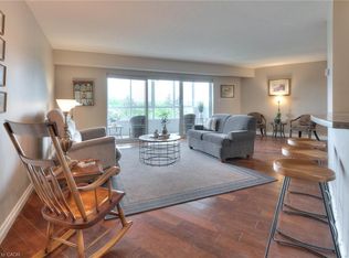 250 Glenridge Dr #606, Waterloo, ON N2J4H8