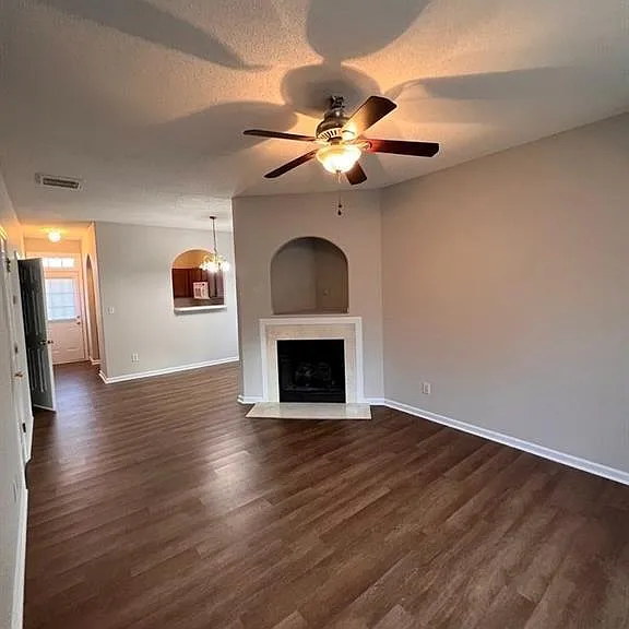 428 Goldstaff Ln — Photo 2