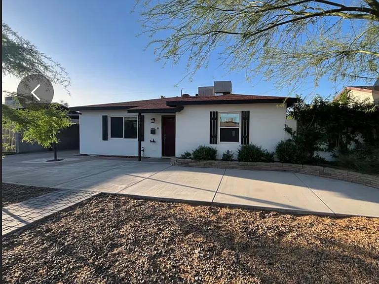 1832 E Crittenden Ln — Photo 16