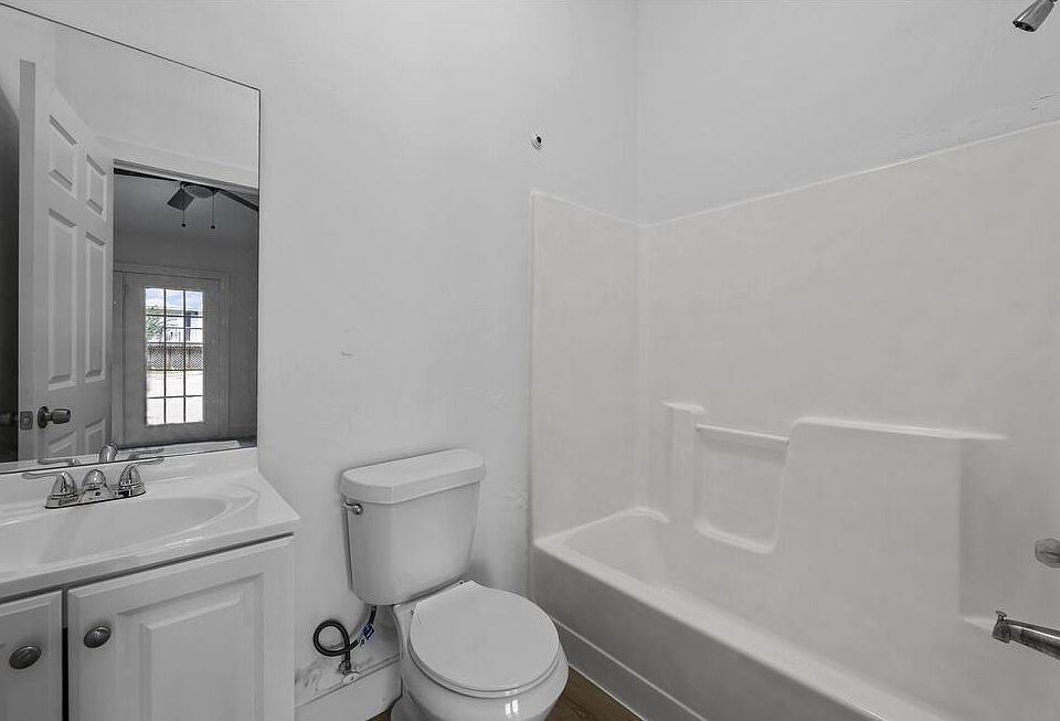 1st image of 2294 Magnolia Cir #2