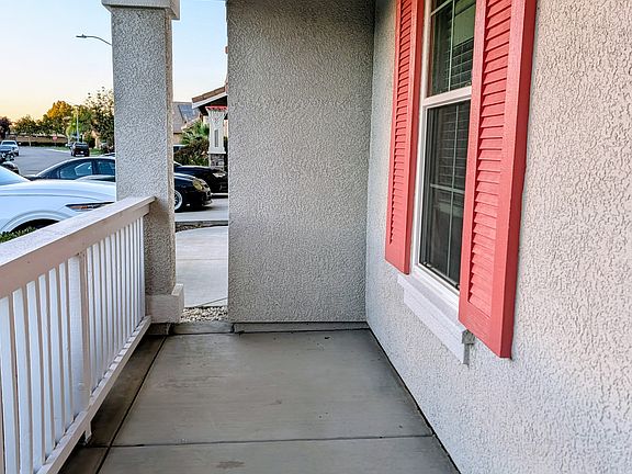 Front Porch/Patio