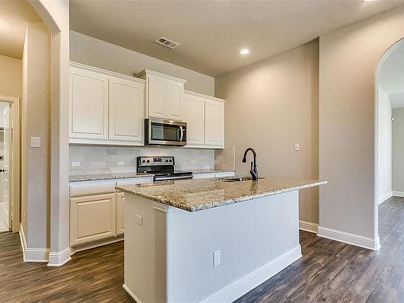 5th image of 3132 Paint Horse Dr
