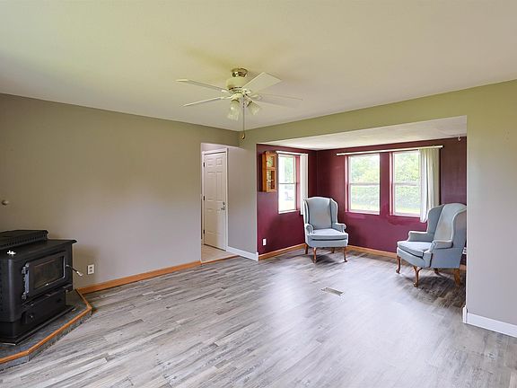 5th image of 4718 Spur Rd