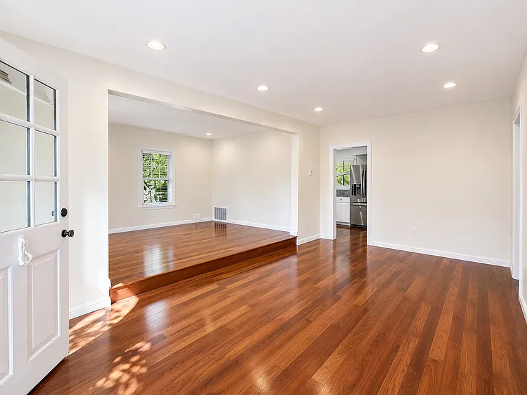 254 Love Ln — Photo 2