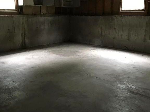 4th image of 1555 Wood Ave