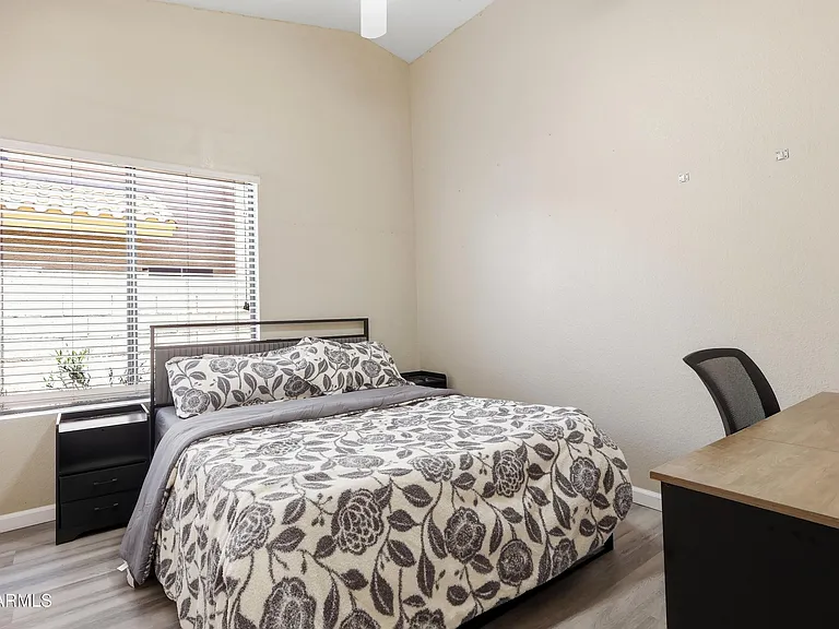 8875 S Ash Ave — Photo 20