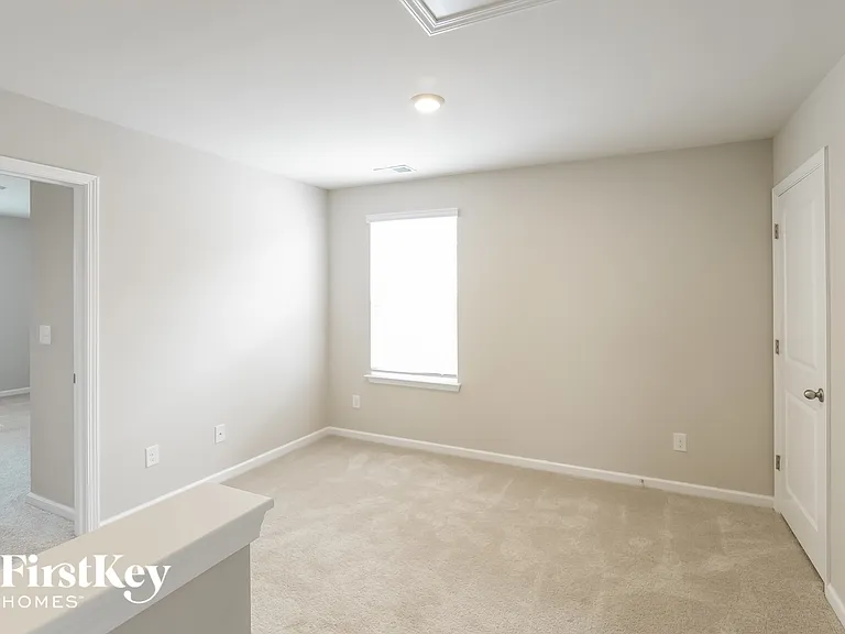 9733 Roseberry St — Photo 10