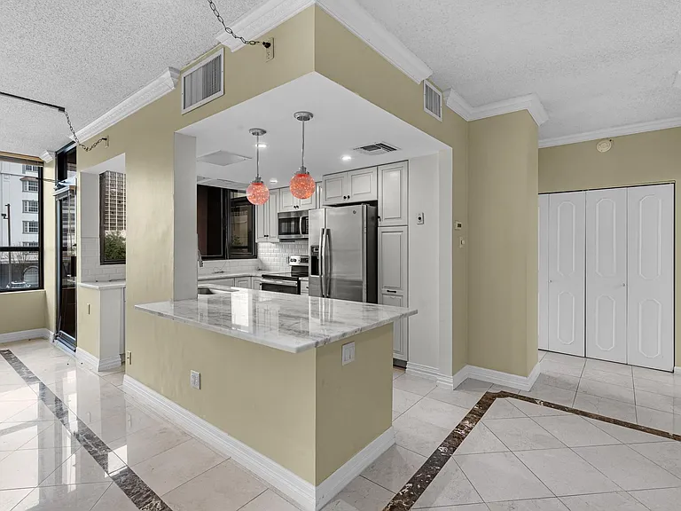 5150 Hidalgo St #202 — Photo 7