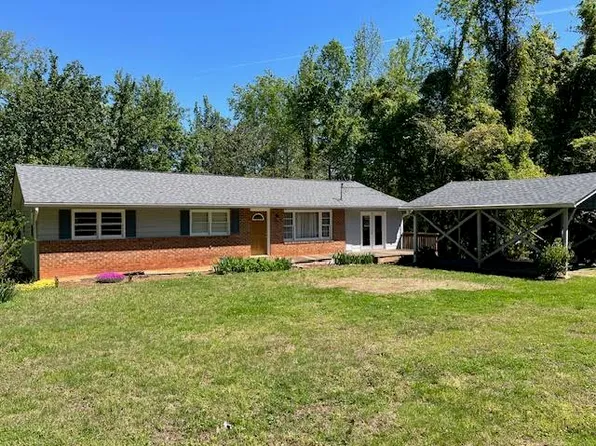 811 Blanton St, Columbus, NC 28722