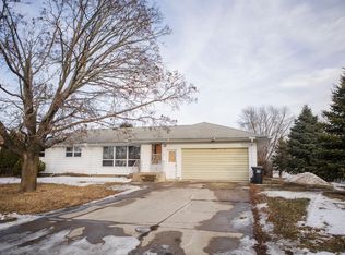 206 2nd St E, Chokio, MN 56221