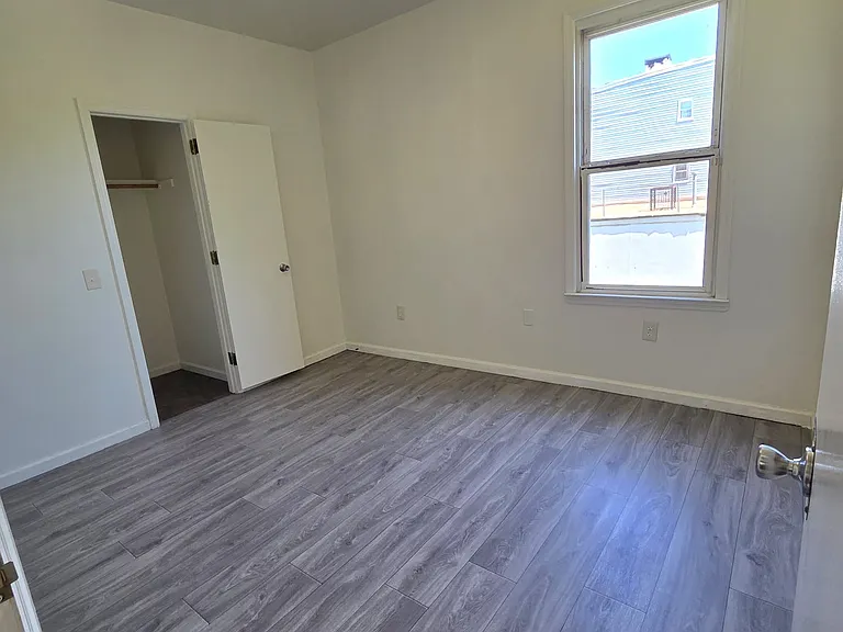 953 Bergen St #2 — Photo 15