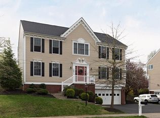 1671 Heritage Dr, Pittsburgh, PA 15237