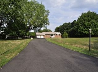 19758 Youngs Cliff Rd, Sterling, VA 20165