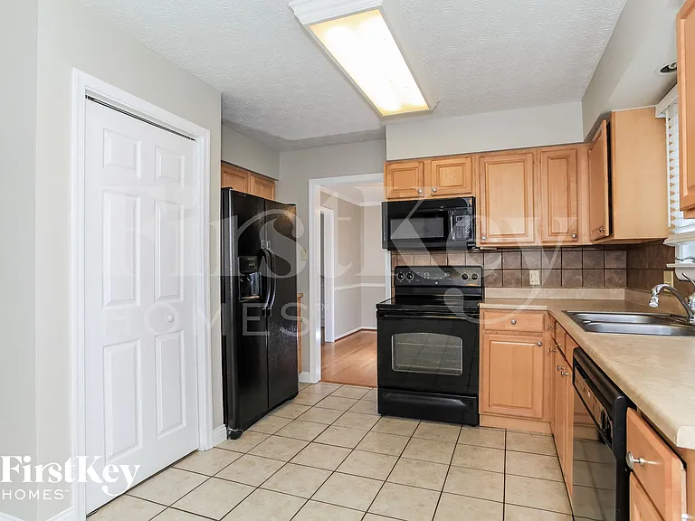 5873 Gilmore Dr — Photo 6
