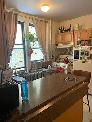 Rented by Amorelli Realty | media 8