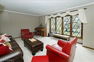 3rd image of 6685 Pleasantview Dr