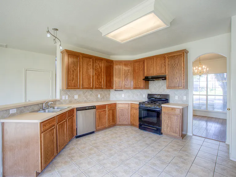 5441 Mohawk Ct — Photo 10