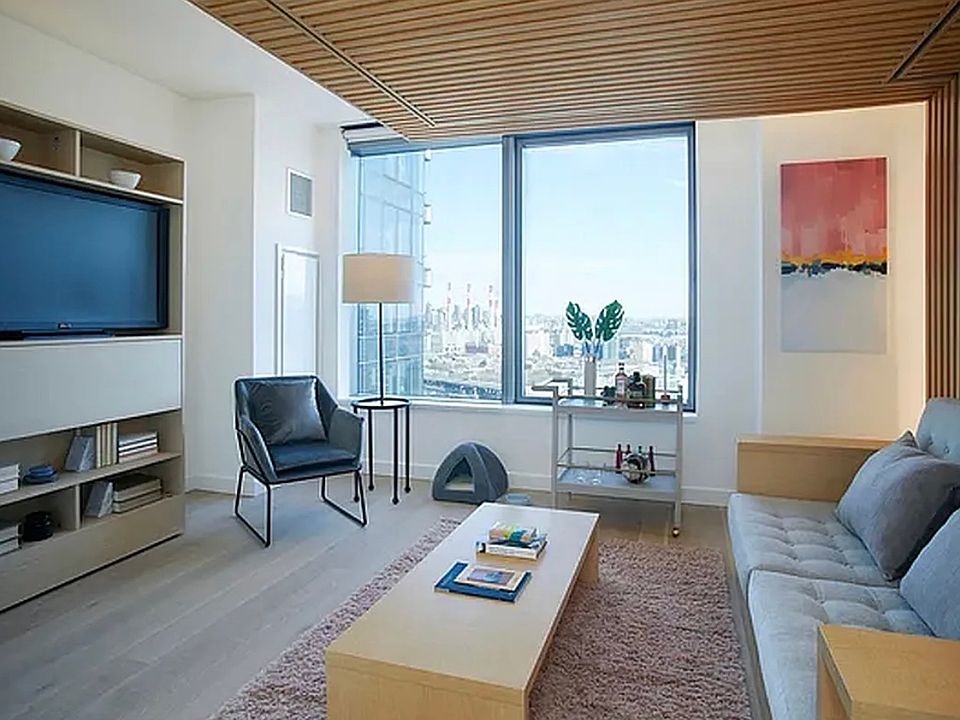 1st image of 3 Court Sq APT 3306