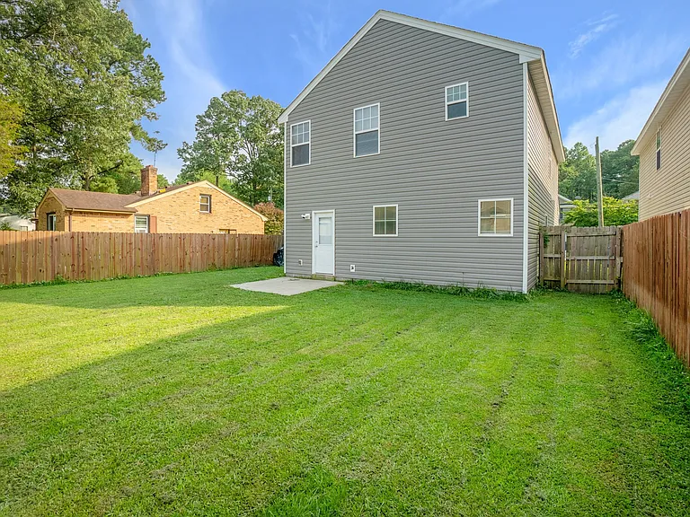 2104 Miller Ave — Photo 35