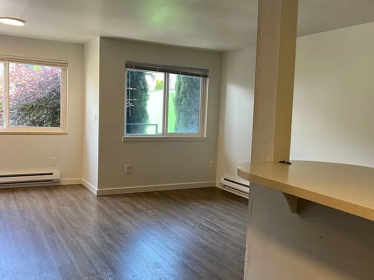 Eagle Court Apartments — Photo 30