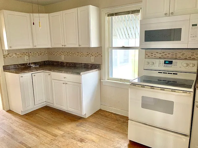 6925 NE 12th Ave — Photo 10